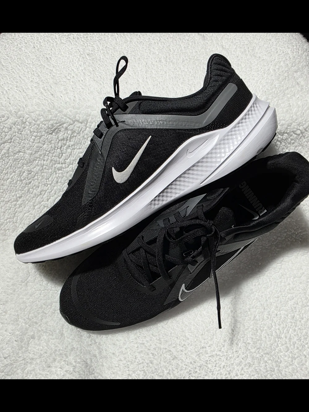 Nike Quest 5 Men’s Black and White Athletic Running Shoes